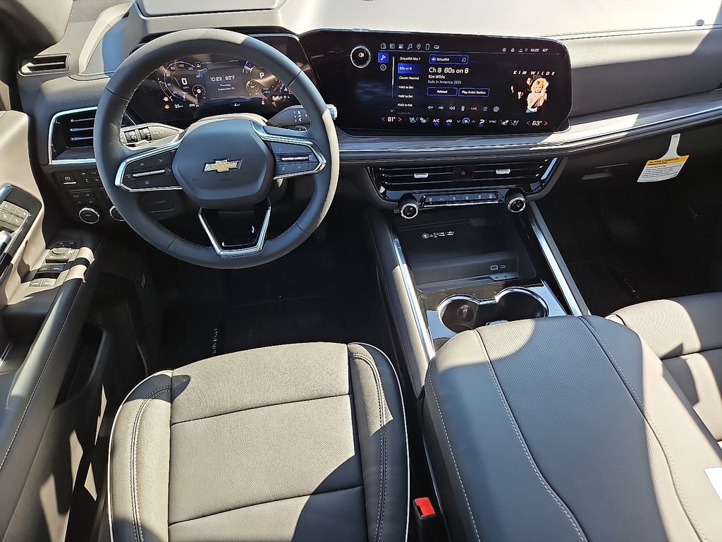 New 2025 Chevrolet Suburban Premier image 9