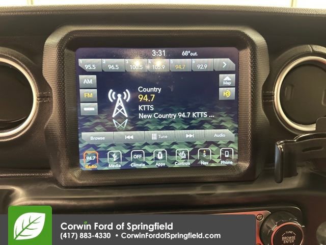 Used 2019 Jeep Wrangler Unlimited Sahara w/ Uconnect 4C Nav & Sound Group image 34