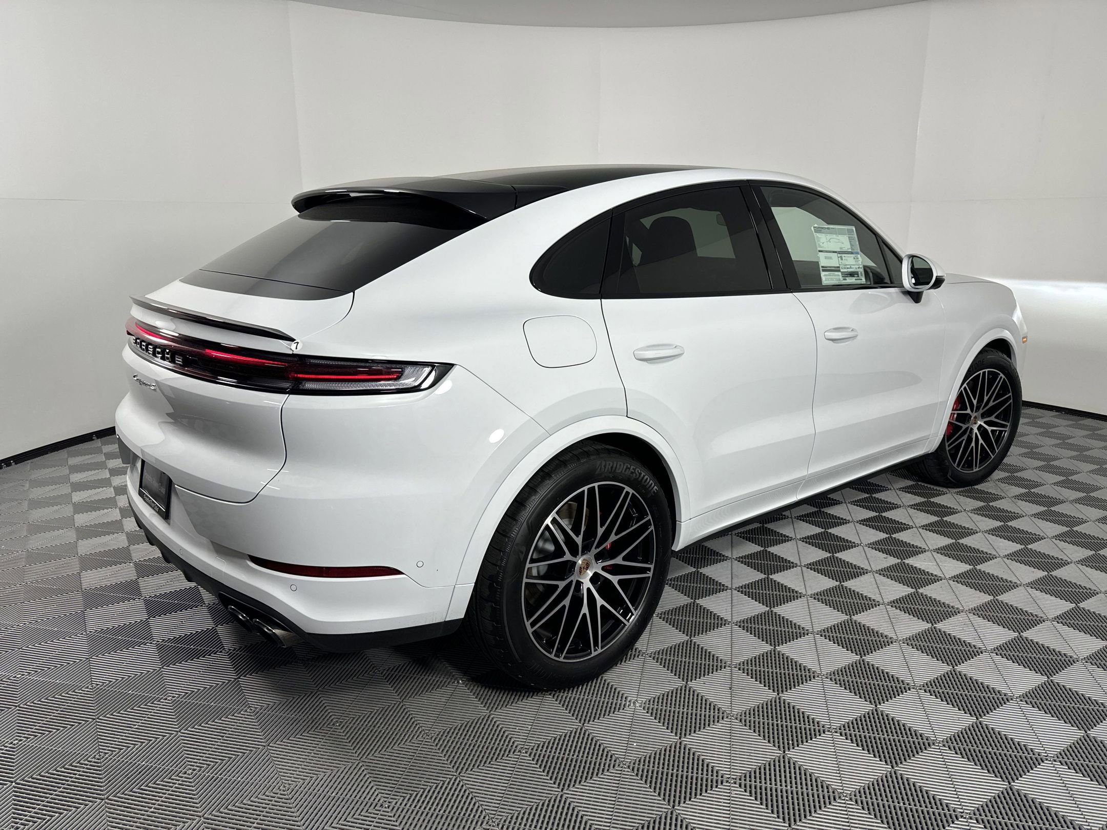 Certified 2025 Porsche Cayenne S image 9