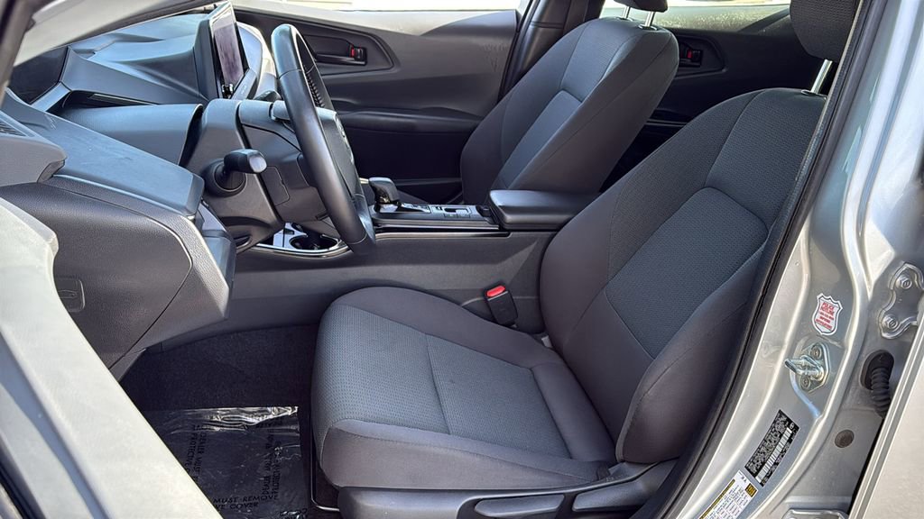 Used 2024 Toyota Prius LE image 21