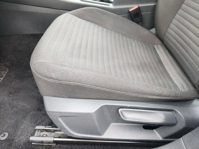Used 2024 Volkswagen Jetta SE FWD image 22