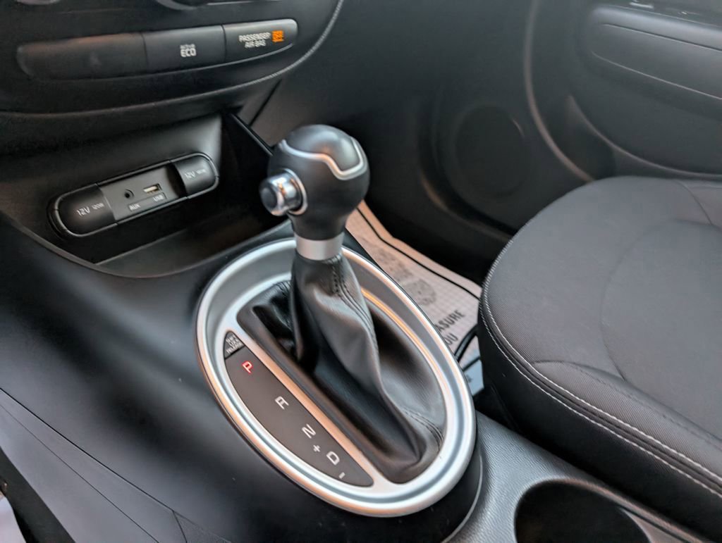 Used 2016 Kia Soul Base image 21