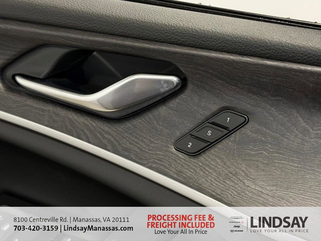 New 2025 Jeep Grand Cherokee L Limited w/ Luxury Tech Group II image 37