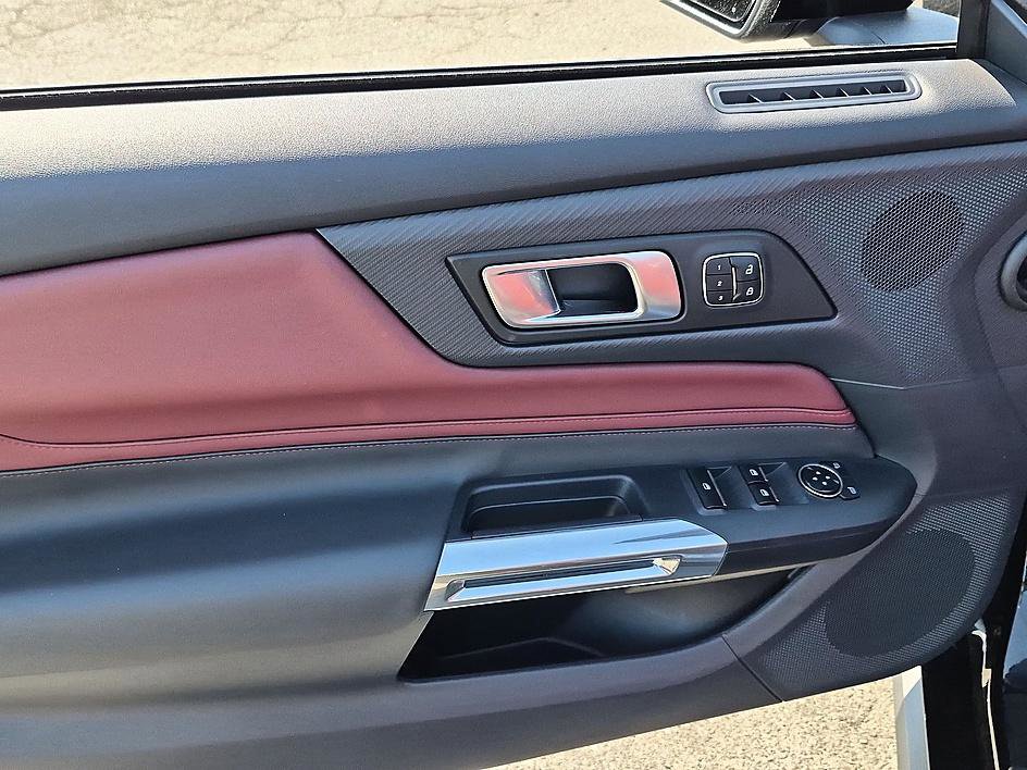 Used 2025 Ford Mustang GT Premium RWD image 12