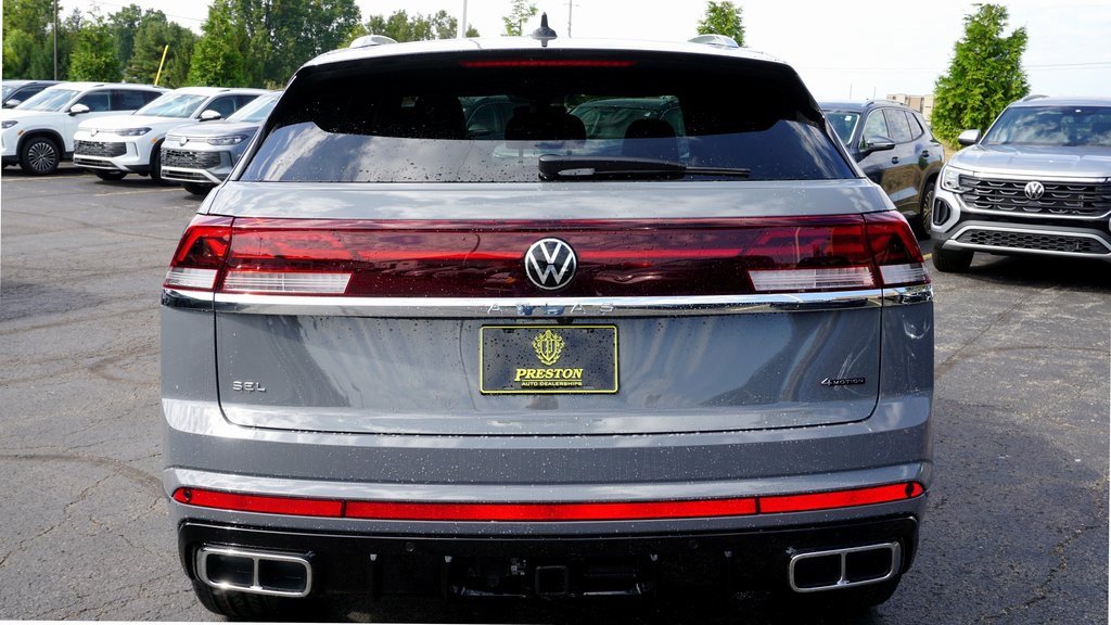 New 2026 Volkswagen Atlas Cross Sport SEL Premium R-Line image 4