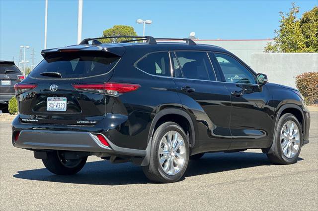 Certified 2021 Toyota Highlander Limited AWD/4WD image 2