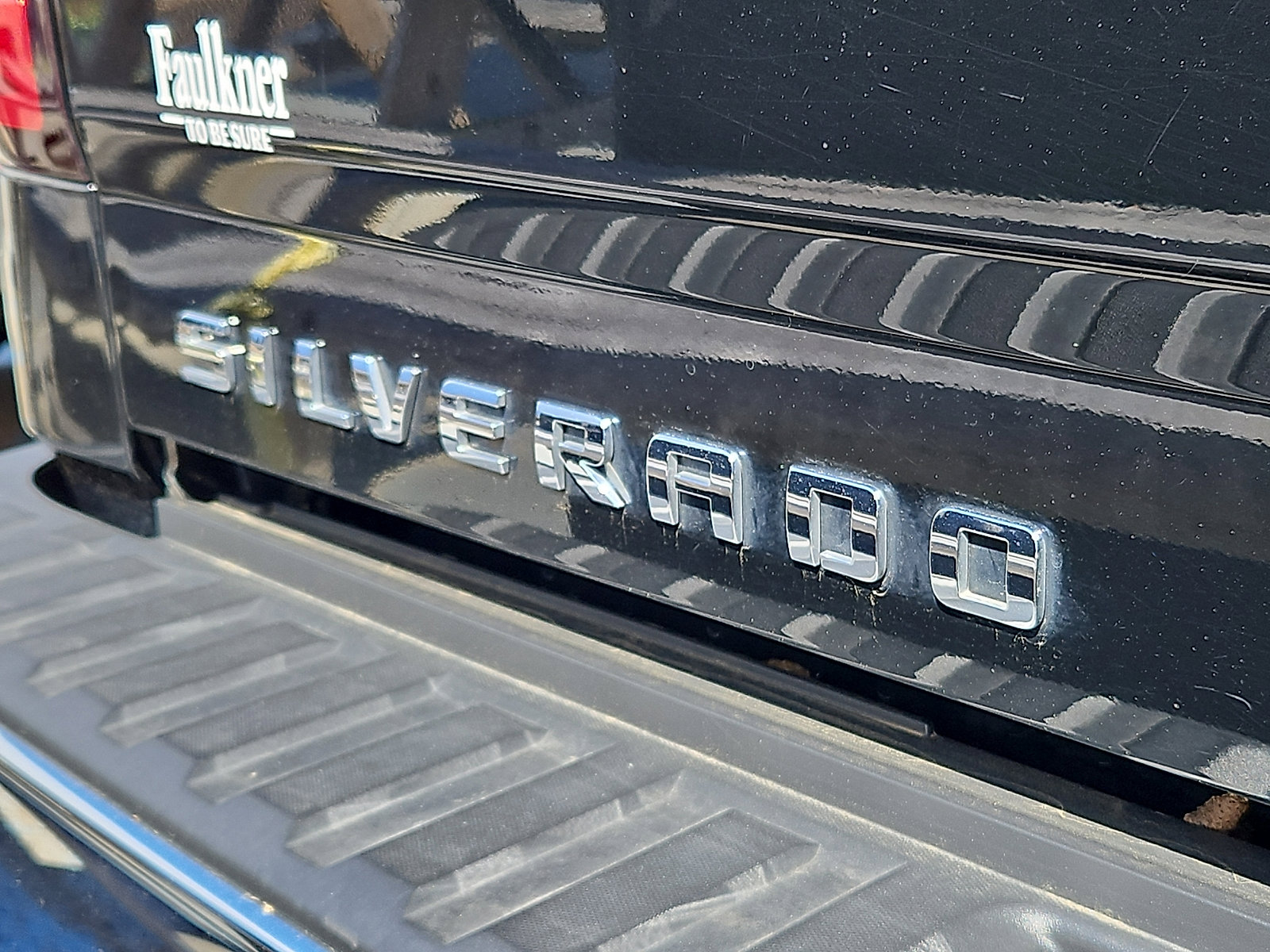 Used 2018 Chevrolet Silverado 1500 LT w/ All Star Edition AWD/4WD image 9