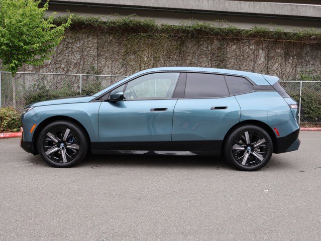 Used 2024 BMW iX xDrive50 w/ Premium Package image 11