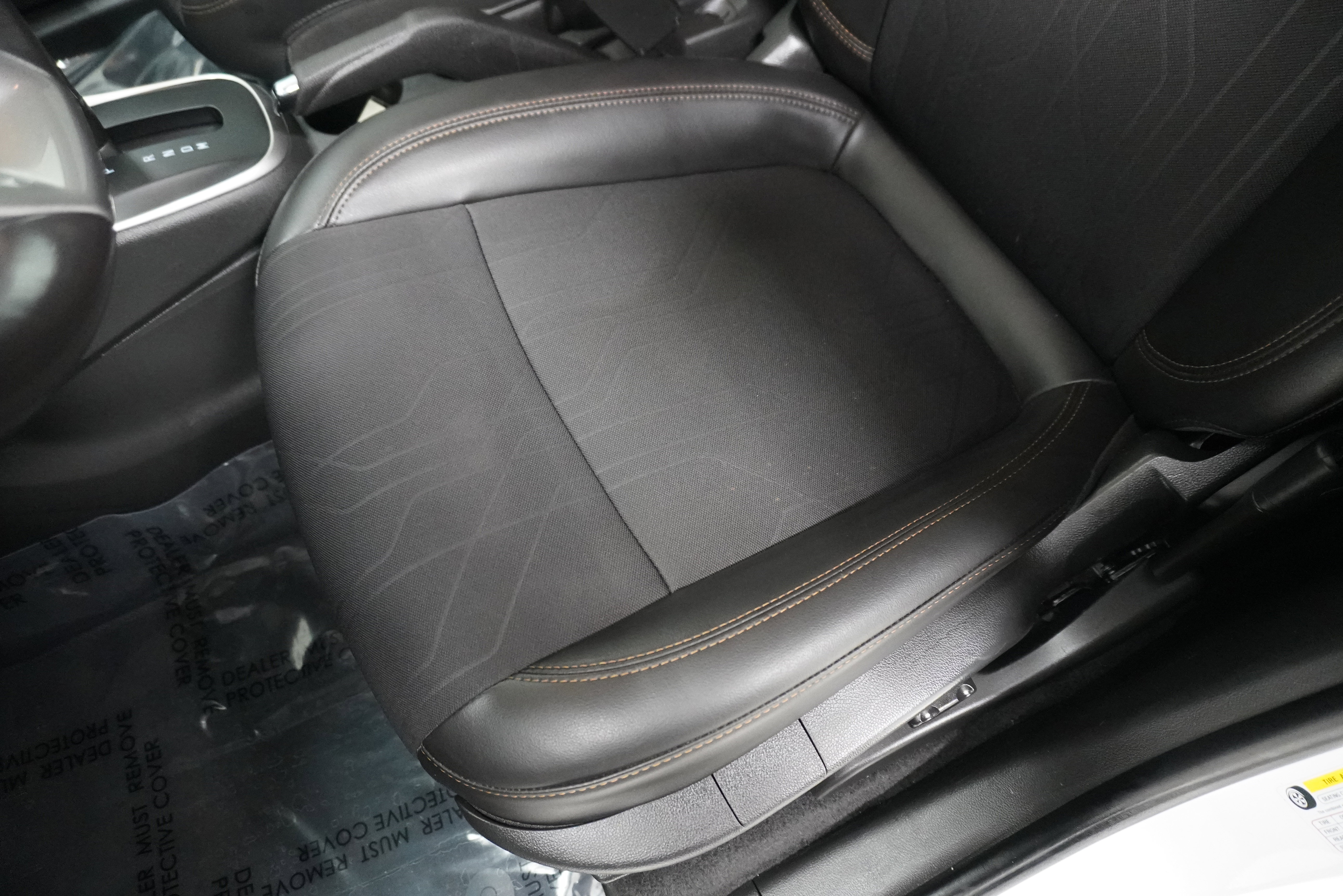 Used 2020 Chevrolet Trax LT w/ LT Convenience Package image 11