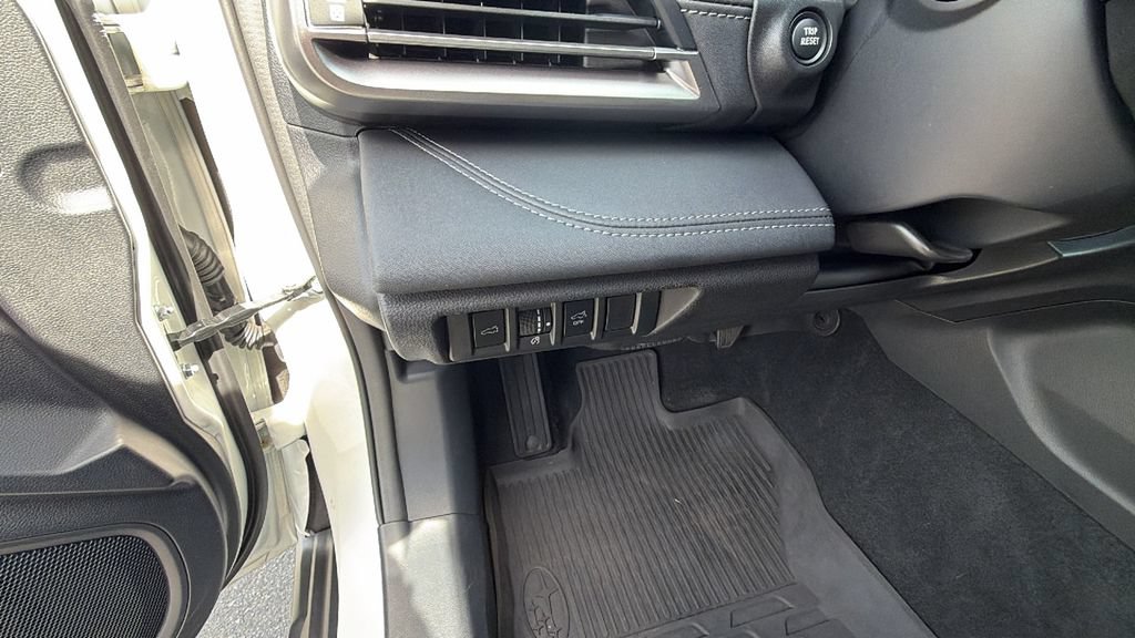 Used 2024 Subaru Outback Limited AWD/4WD image 31