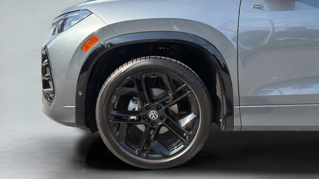 New 2026 Volkswagen Tiguan SE R-Line FWD image 35