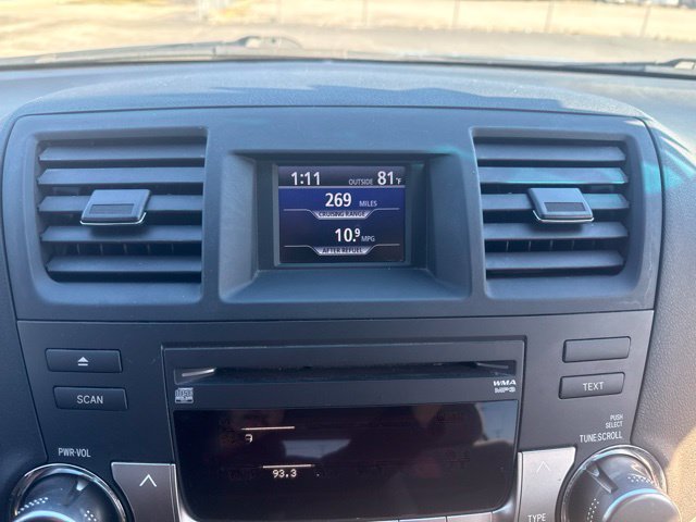 Used 2012 Toyota Highlander FWD w/ Tech Pkg image 32