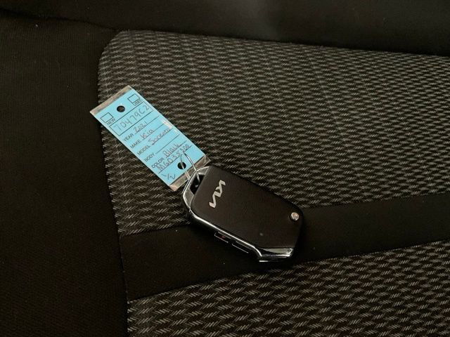 Used 2021 Kia Sorento LX image 45