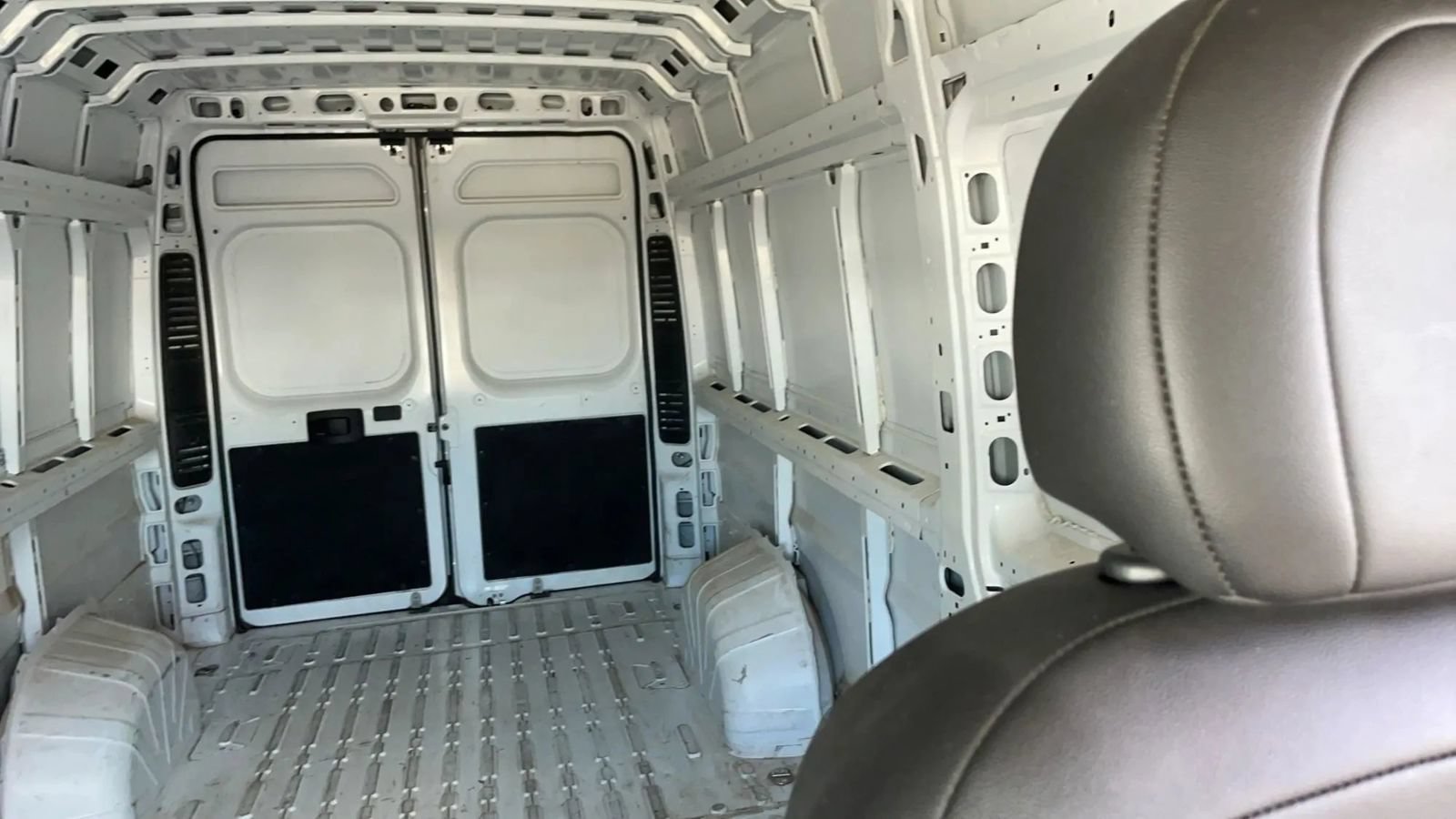 Used 2025 RAM ProMaster 3500 w/ Convenience Group FWD image 33