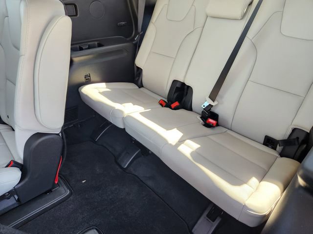 Used 2025 Kia Telluride EX w/ EX Captain's Chair Package image 32
