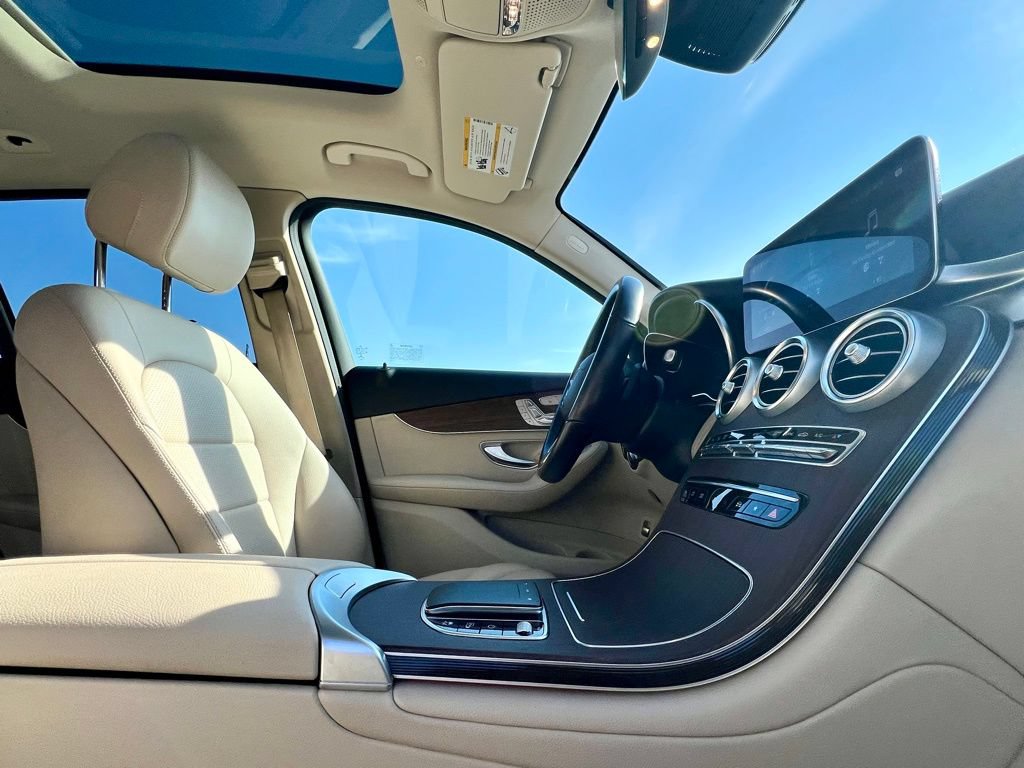 Certified 2022 Mercedes-Benz GLC 300 4MATIC image 38
