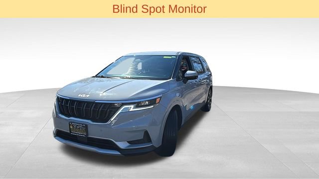 Used 2024 Kia Carnival EX image 4