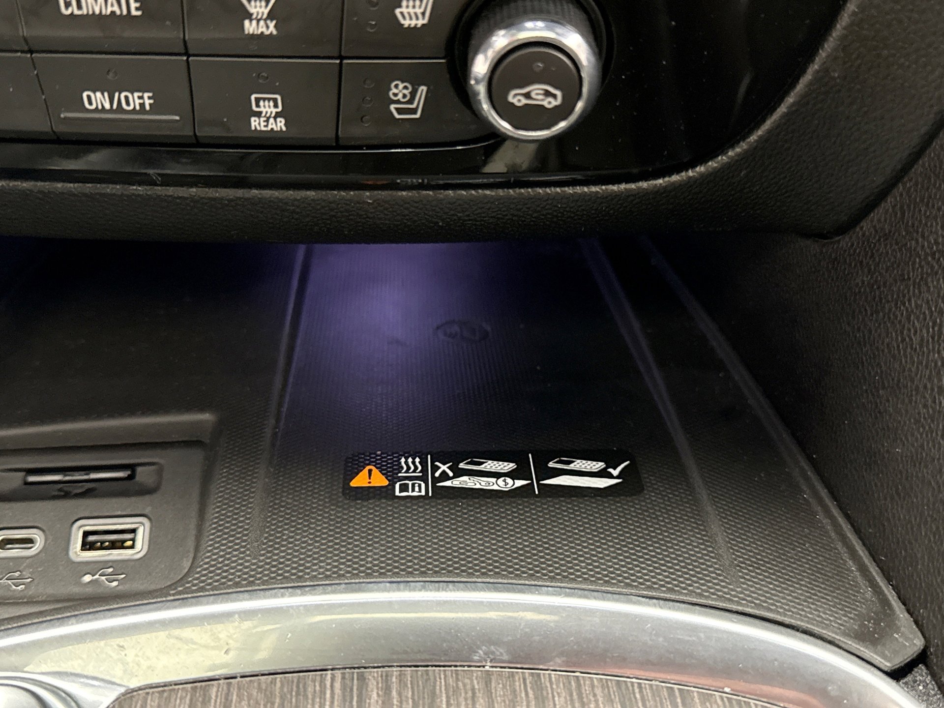 Used 2022 Buick Enclave Avenir w/ Avenir Technology Package image 18