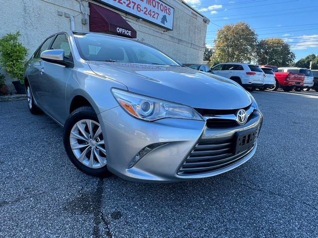 Used 2017 Toyota Camry LE FWD image 1