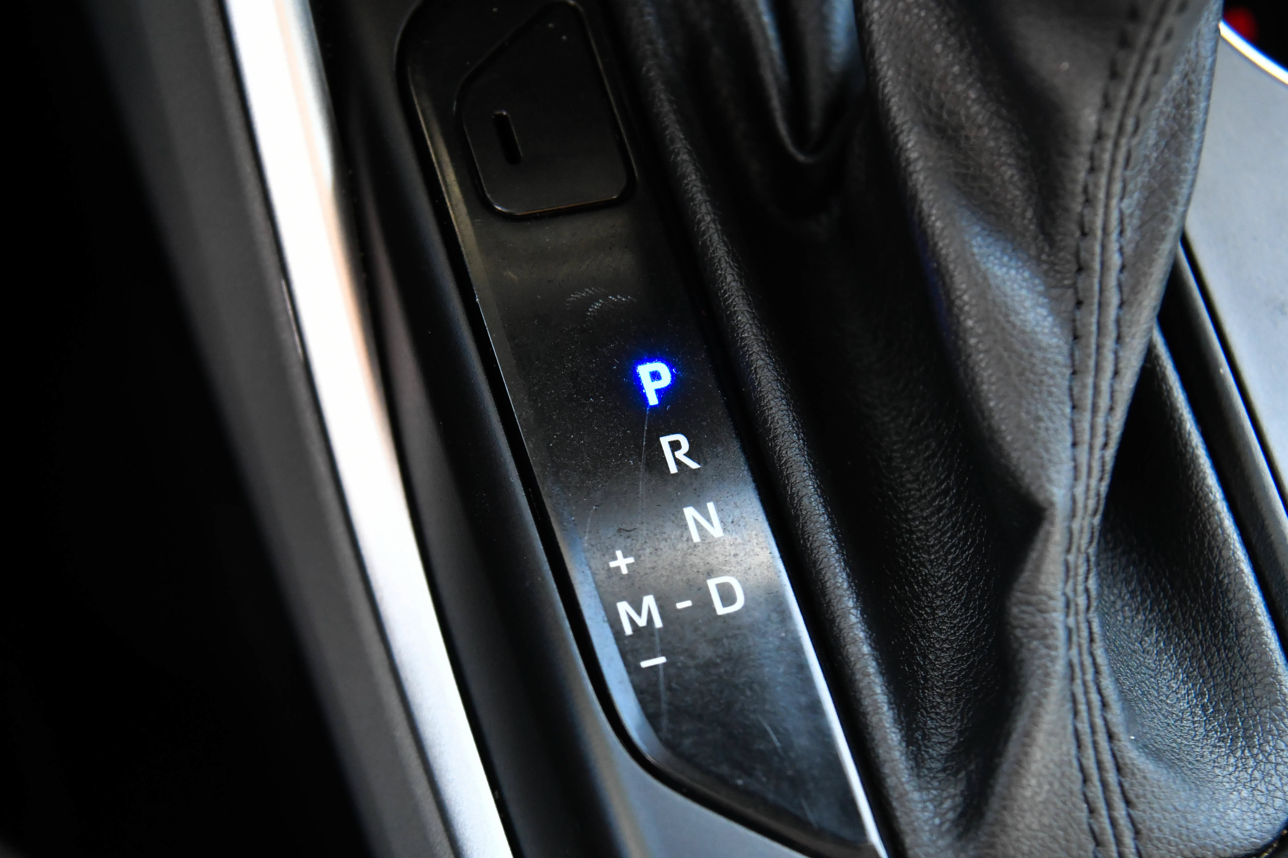 Used 2021 Toyota Highlander L FWD image 25