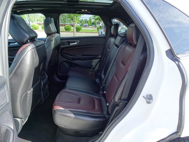 Used 2020 Ford Edge Titanium w/ Equipment Group 301A AWD/4WD image 14