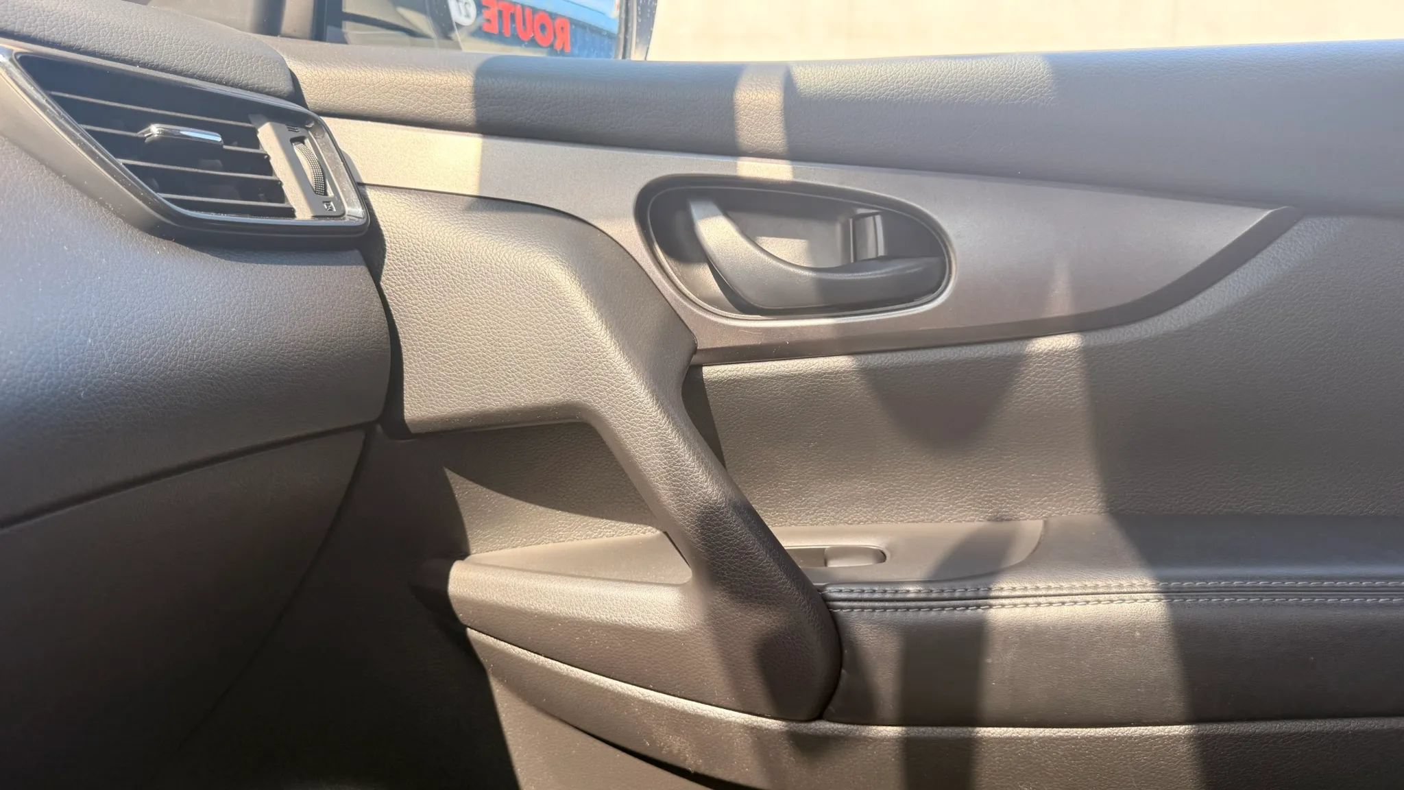 Used 2018 Nissan Rogue Sport S AWD/4WD image 22