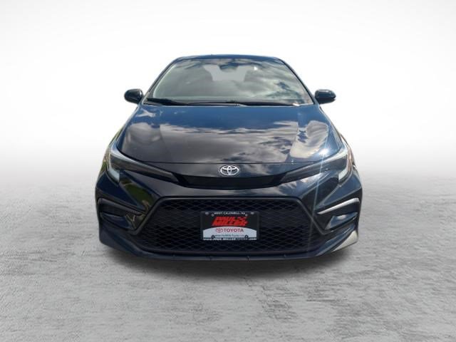Used 2023 Toyota Corolla SE w/ SE Premium Package image 2