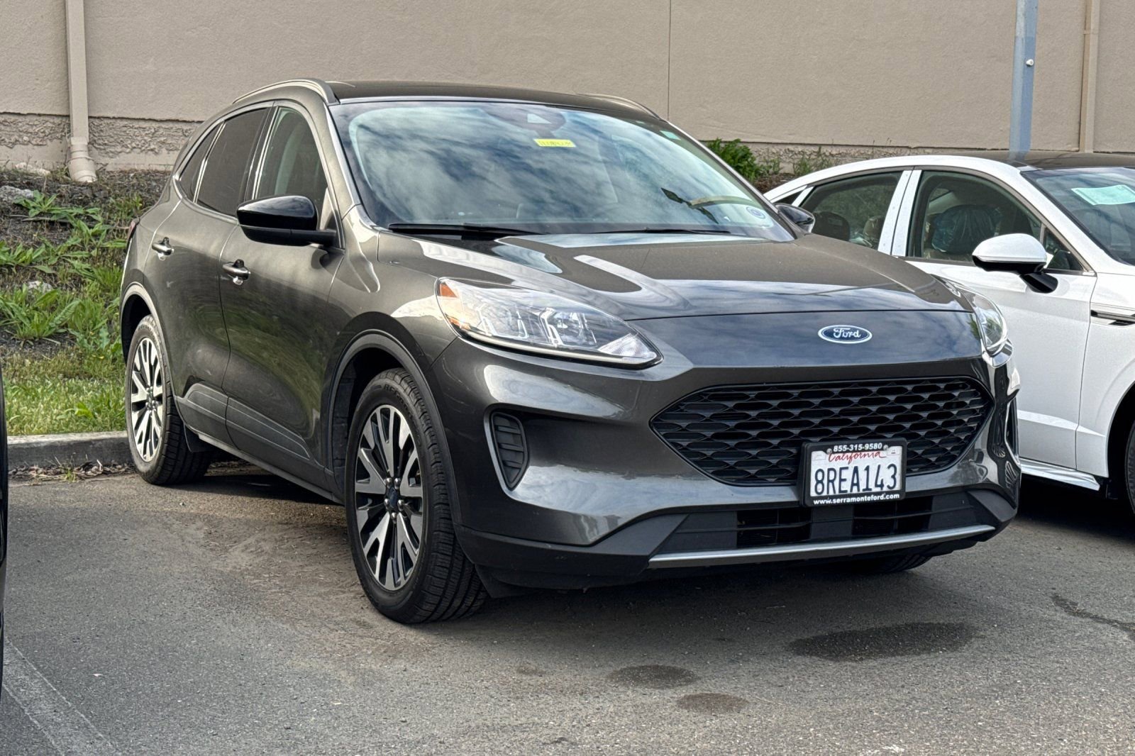 Used 2020 Ford Escape SE Sport FWD image 2