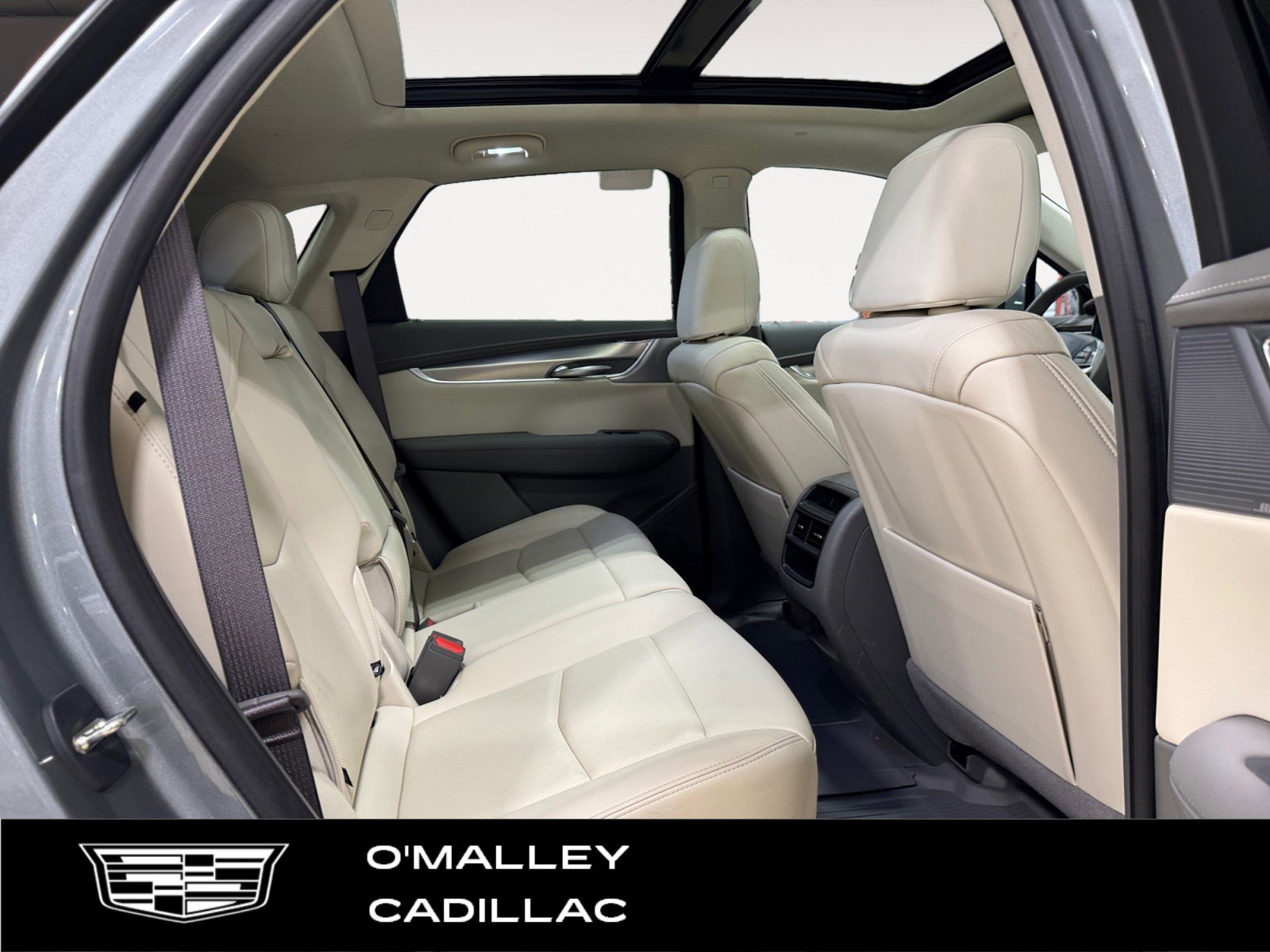 Certified 2023 Cadillac XT5 Premium Luxury w/ LPO, Floor Liner Package image 13