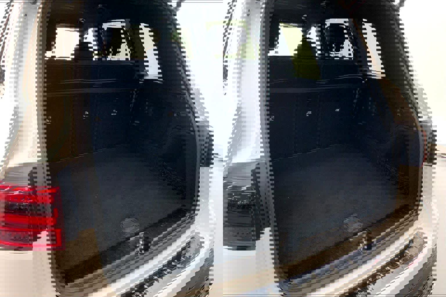 Used 2025 Mercedes-Benz GLB 250 image 16