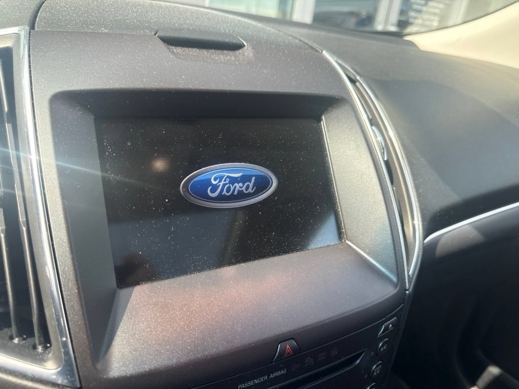 Used 2019 Ford Edge Titanium w/ Cold Weather Package AWD/4WD image 13
