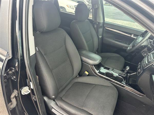 Used 2014 Kia Sorento LX image 15