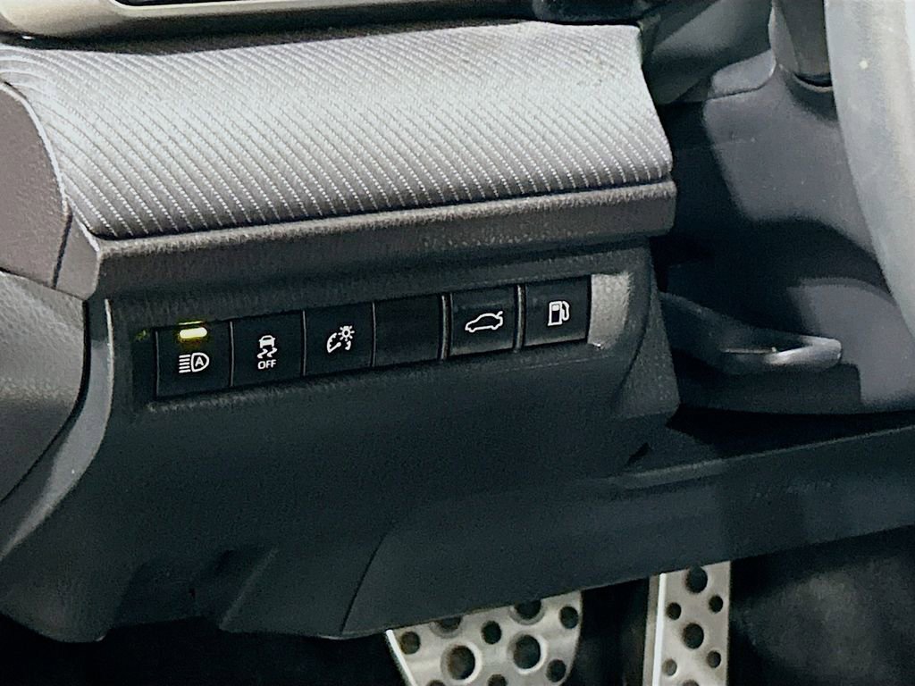 Used 2025 Toyota Camry SE w/ Multimedia Upgrade Package AWD/4WD image 8