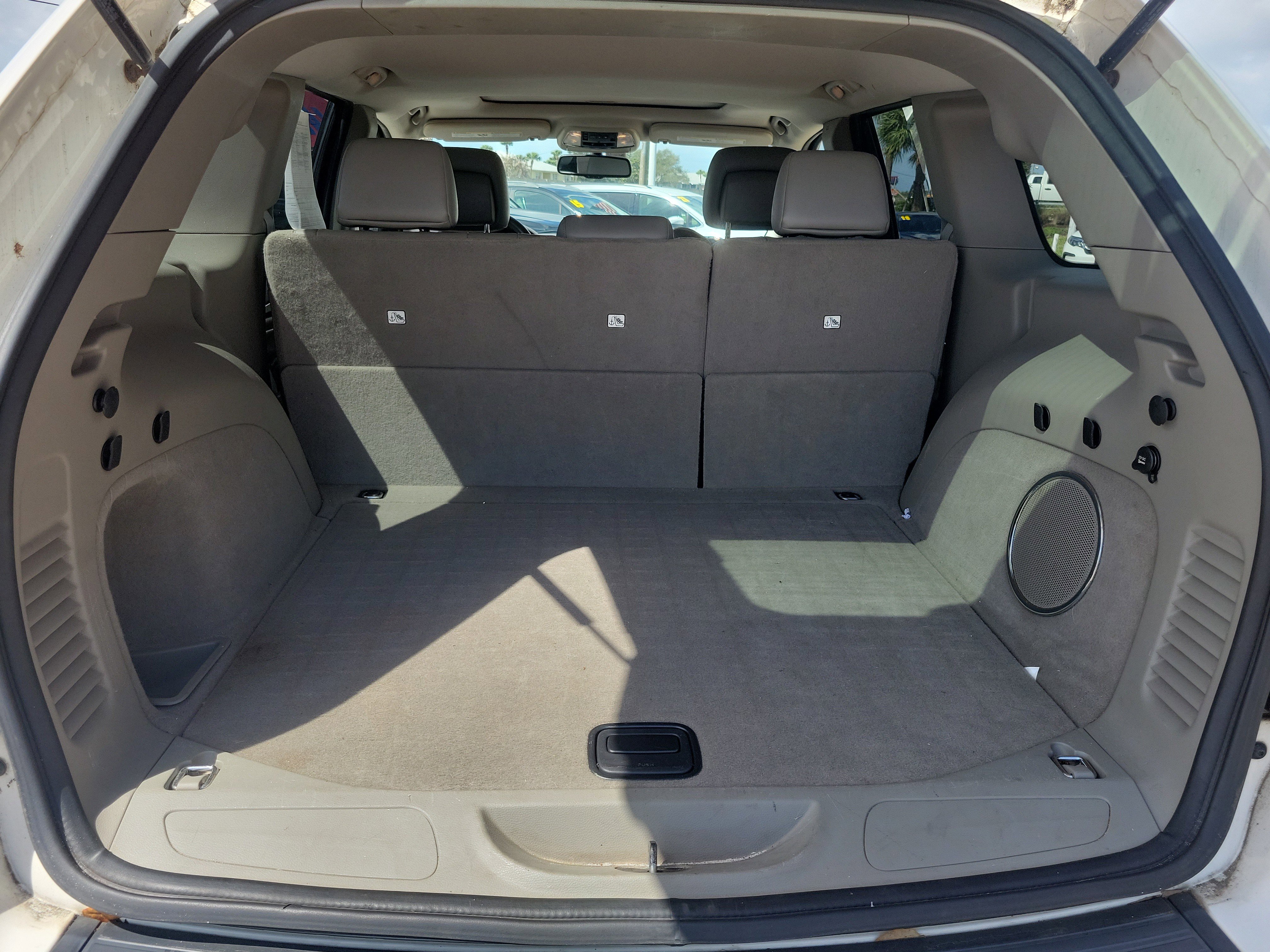 Used 2011 Jeep Grand Cherokee Laredo image 7