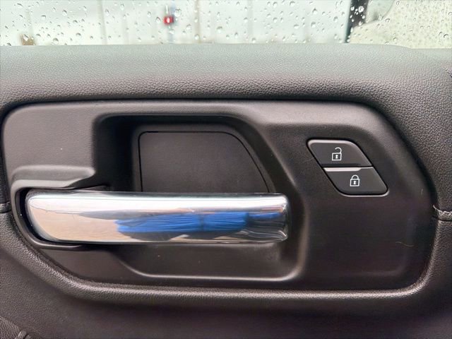 Used 2022 Chevrolet Silverado 1500 LT AWD/4WD image 21