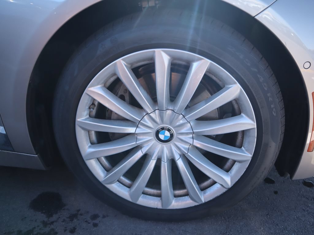 Used 2022 BMW 740i w/ Premium Package RWD image 18