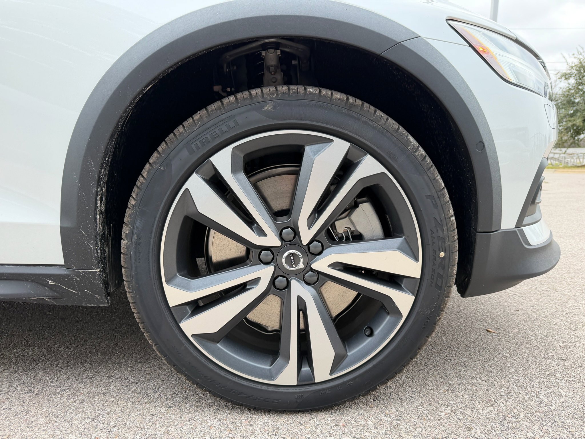 New 2026 Volvo V60 B5 Cross Country Plus w/ Protection Package Premier AWD/4WD image 7