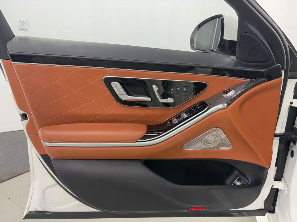 Certified 2023 Mercedes-Benz S 580e 4MATIC Sedan w/ AMG Line image 5