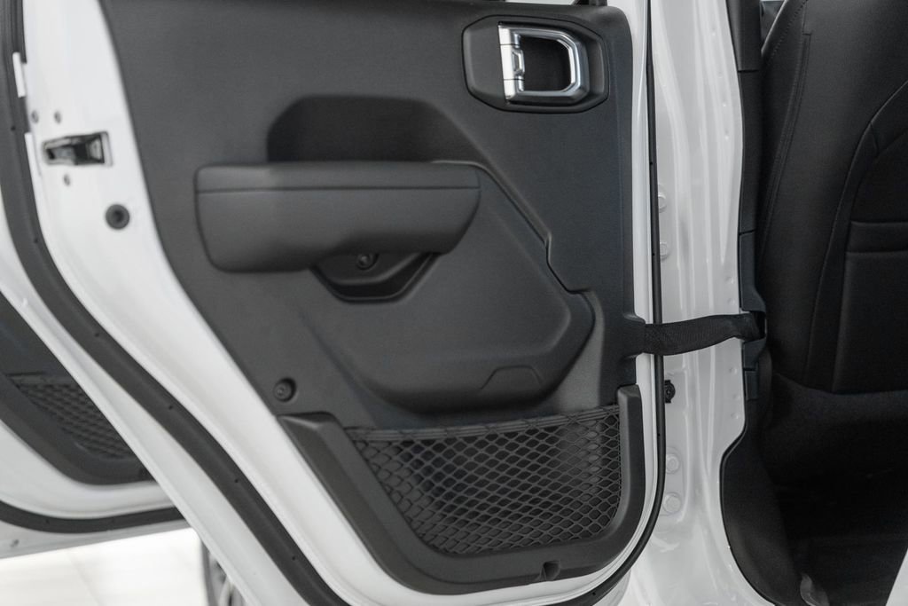 New 2025 Jeep Gladiator Sport image 32