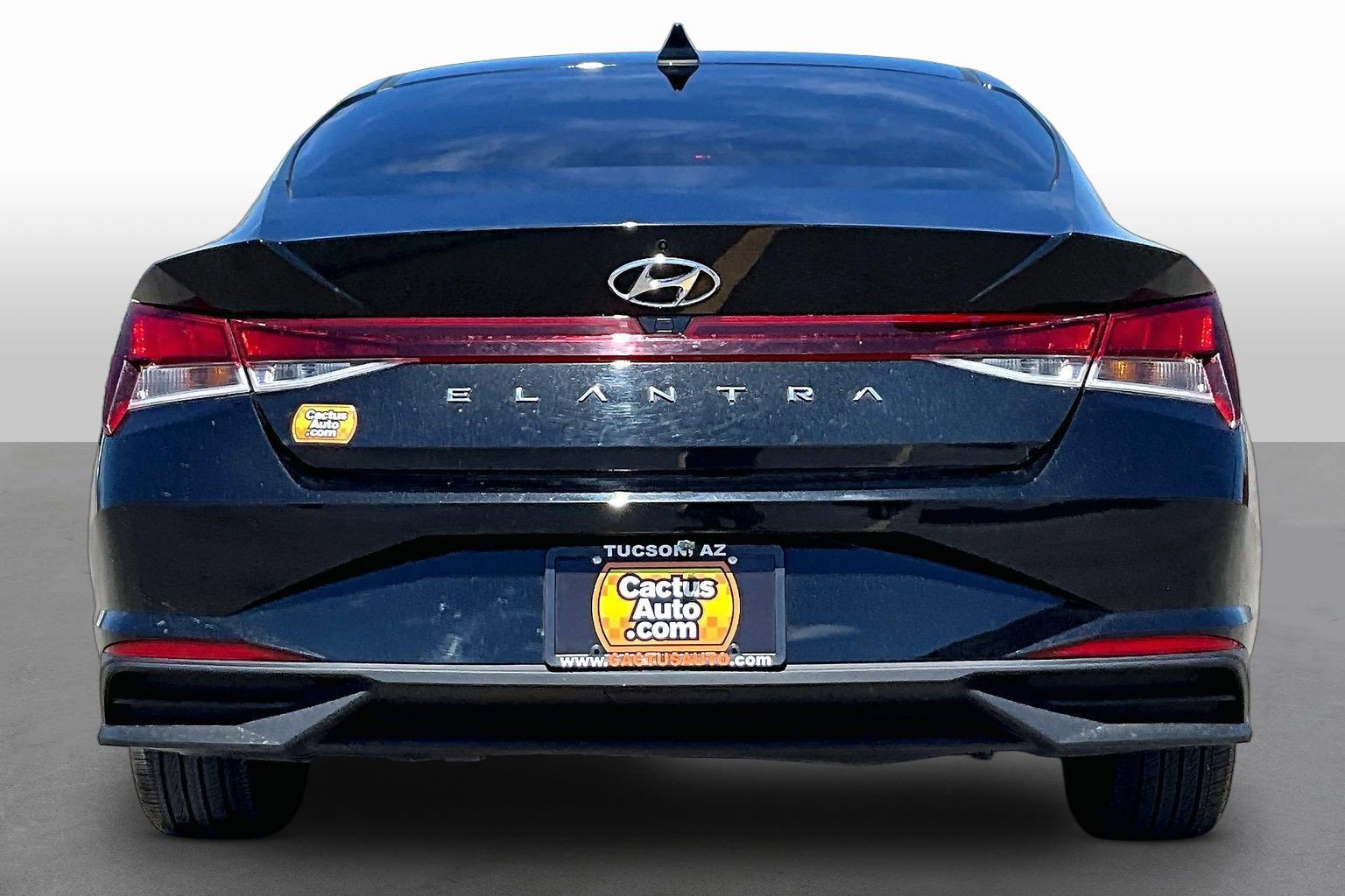 Used 2023 Hyundai Elantra SEL w/ Convenience Package FWD image 4