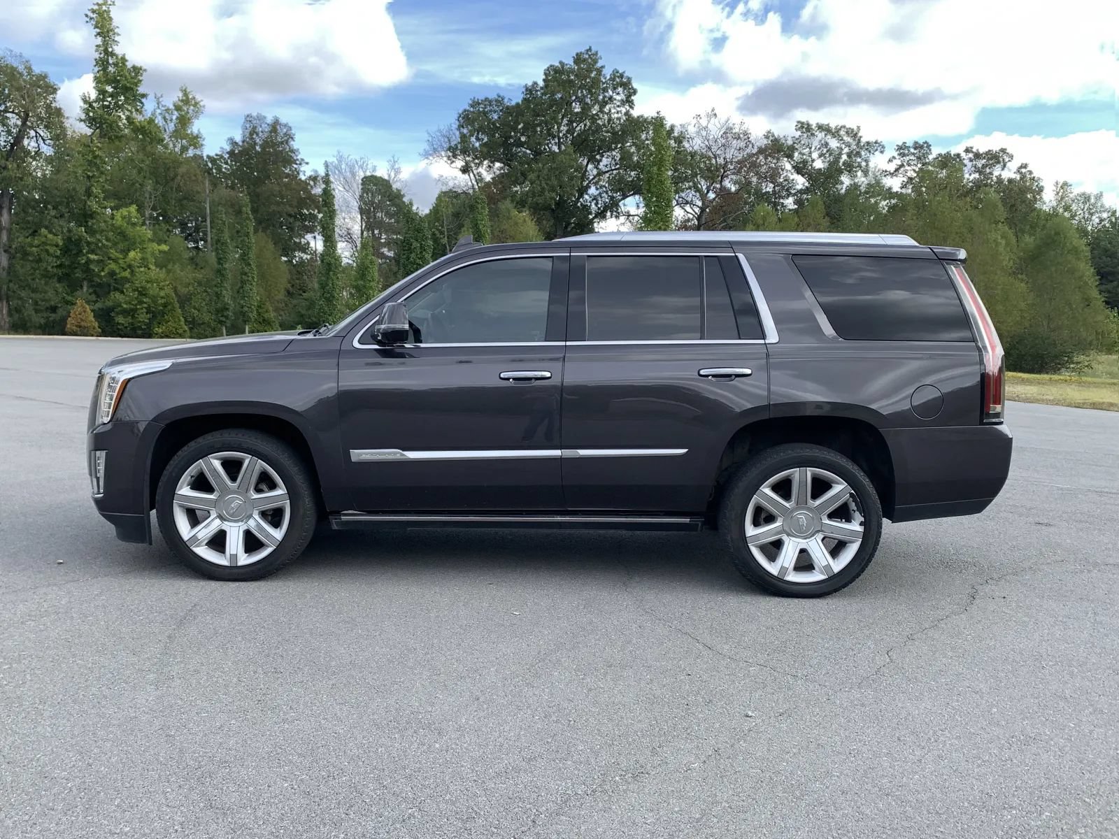 Used 2016 Cadillac Escalade Premium AWD/4WD image 4
