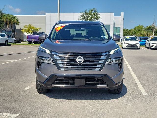 Used 2024 Nissan Rogue Platinum FWD image 2