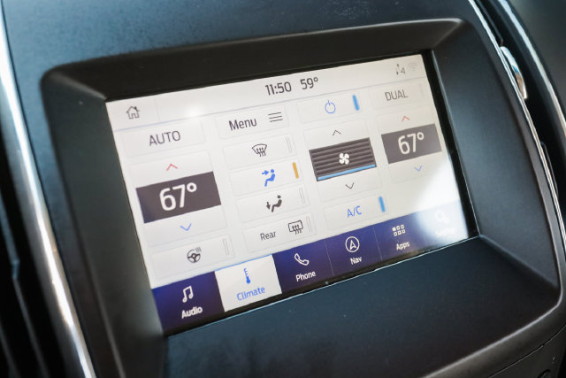 Used 2020 Ford Edge Titanium AWD/4WD image 33