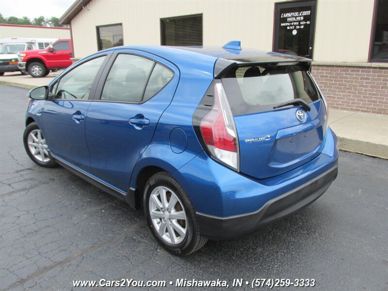 Used 2017 Toyota Prius C Two FWD image 5