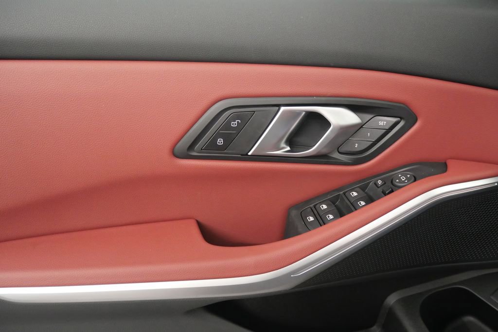 Used 2025 BMW 330i Sedan w/ Premium Package image 10