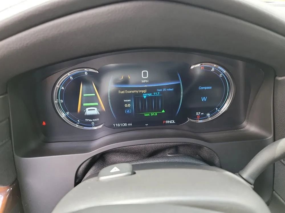 Used 2018 Cadillac Escalade Luxury AWD/4WD image 15