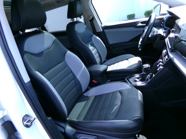 Used 2022 Volkswagen Taos SEL w/ Panoramic Sunroof Package FWD image 11