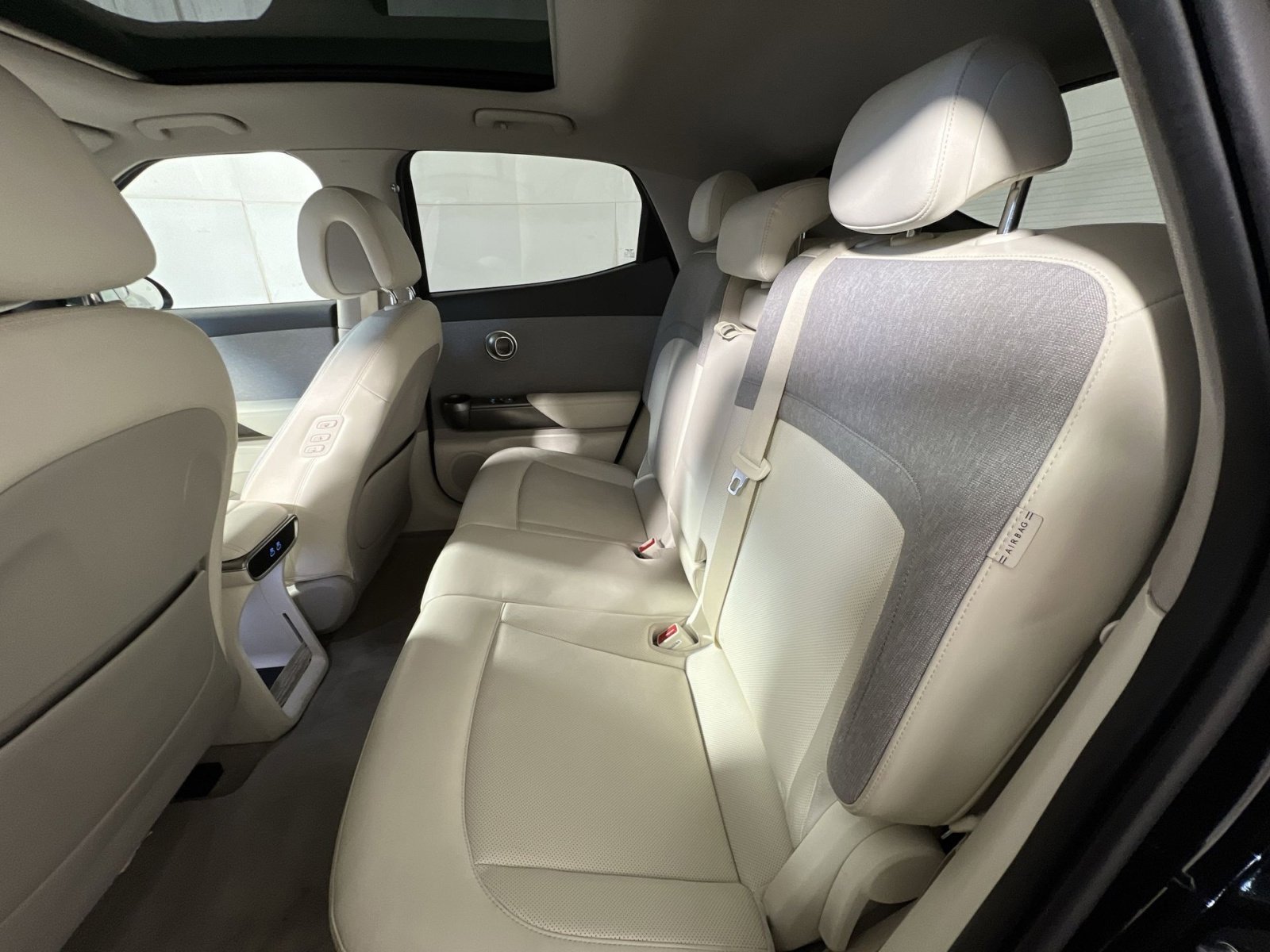 Used 2024 Genesis GV60 RWD image 25