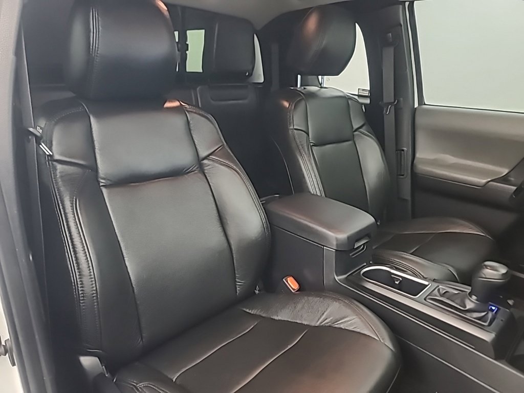 Used 2023 Toyota Tacoma SR w/ SR Convenience Package RWD image 15