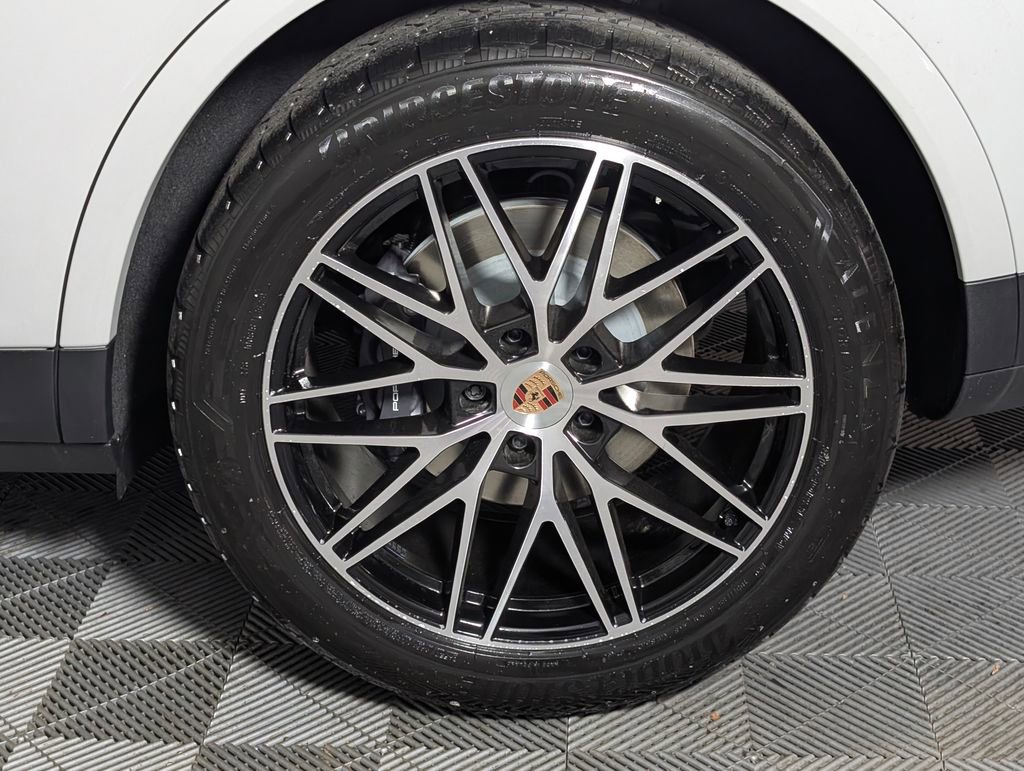 New 2026 Porsche Cayenne image 12